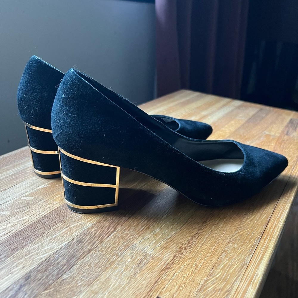 STEVEN BY STEVE MADDEN Buena Velvet and Gold Heels Pumps 8.5